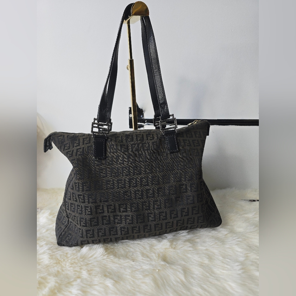 Fendi bag - Picture 2 of 13